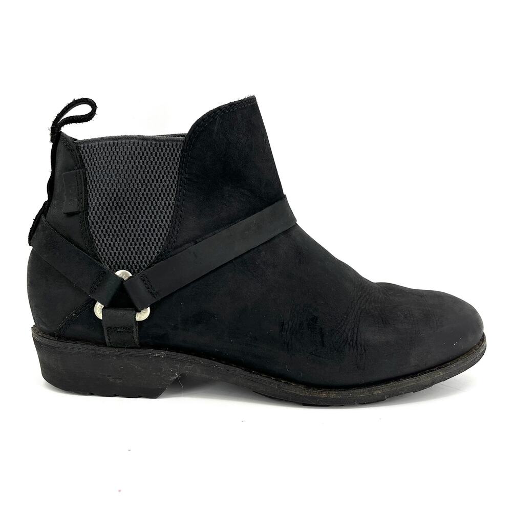 Teva Elleryโ Women's black leather waterproof harness ankle boots (8.5)
